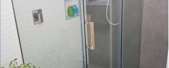 Tiled Shower with Easy niche